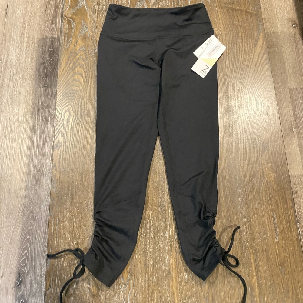 BNWT Zella Leggings that tie at the ankle! - Picture 2 of 6